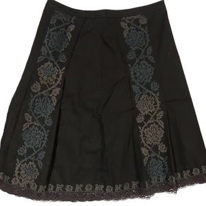 NWOT Ann Taylor LOFT Black & Blue Embroidered Midi Skirt. Sz 12.
